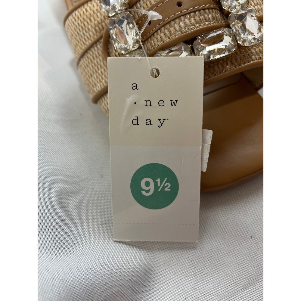 A New Day Womens Raffia Crystal Buckle Block Heel Slide Sandals Tan Size 9.5 - Picture 3 of 6